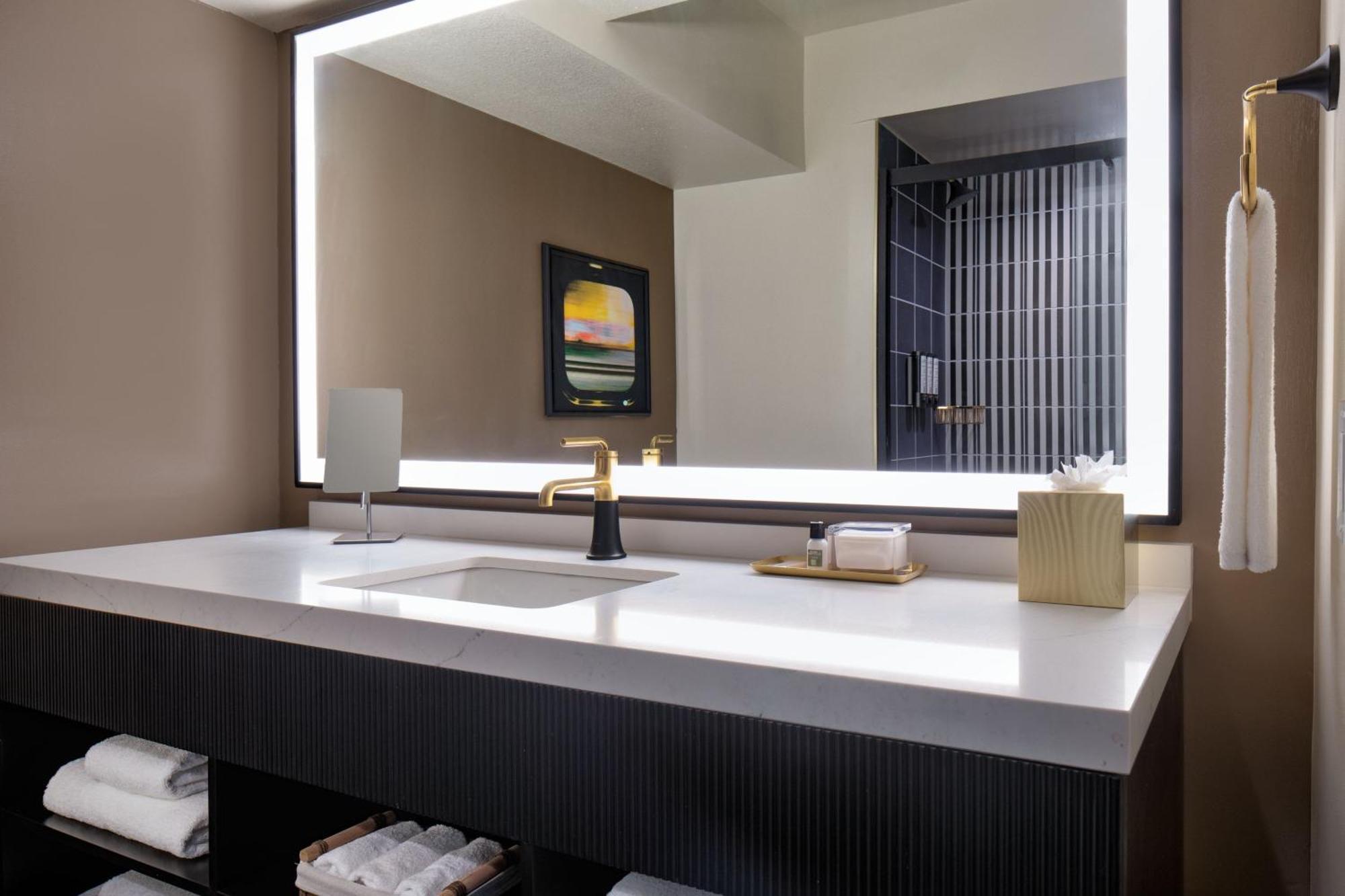 The Lasalle Hotel, Bryan College Station, A Tribute Portfolio Hotel 外观 照片