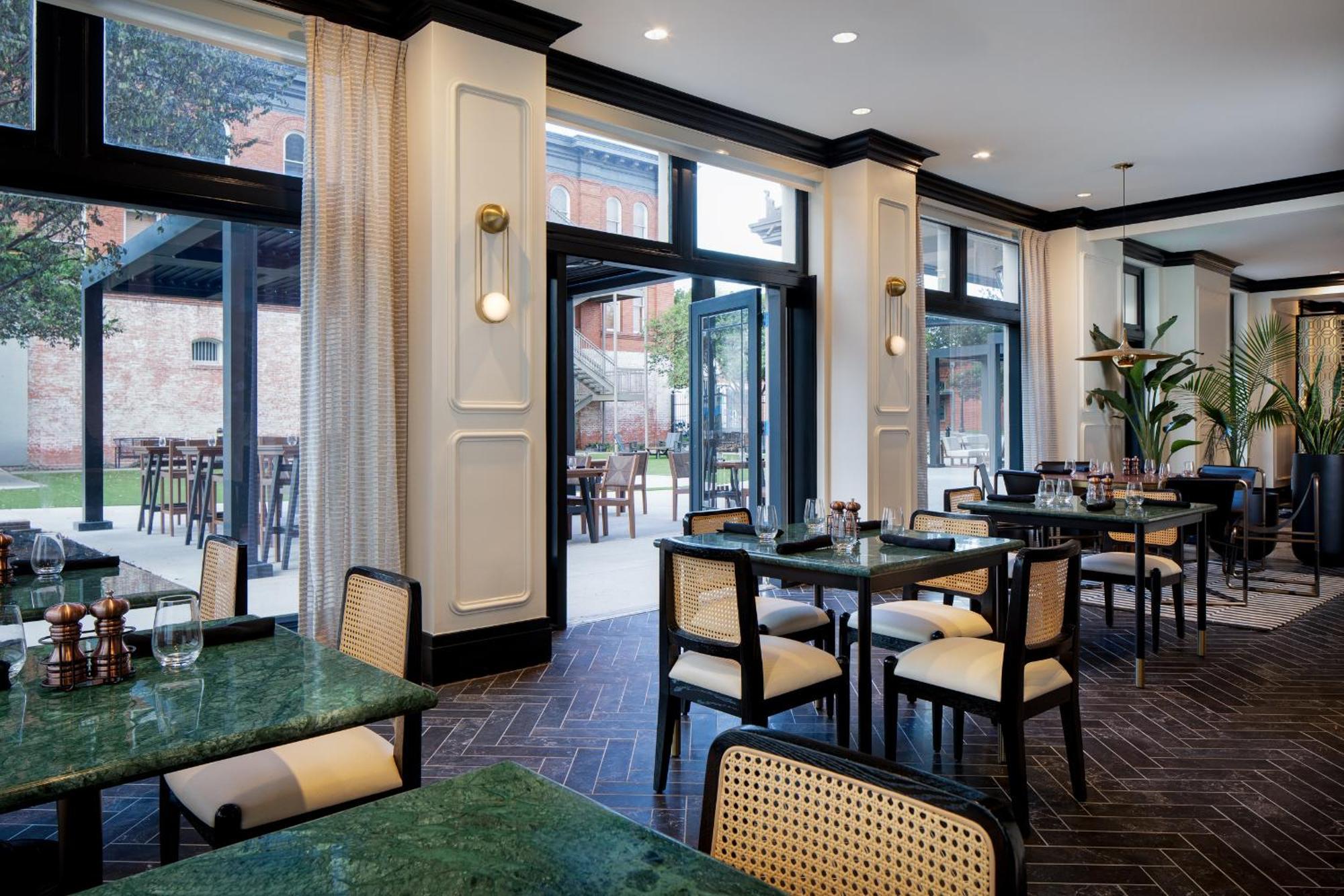 The Lasalle Hotel, Bryan College Station, A Tribute Portfolio Hotel 外观 照片